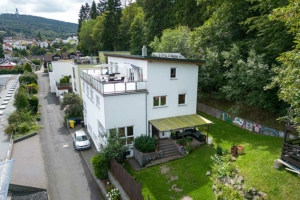 Reifenberg-3 Wohnhaus mit Dachterrasse, Veranda und Garten – ruhig gelegen am Waldrand